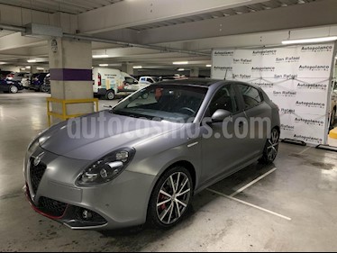 Foto venta Auto usado Alfa Romeo Giulietta Veloce TCT (2017) color Gris precio $434,900
