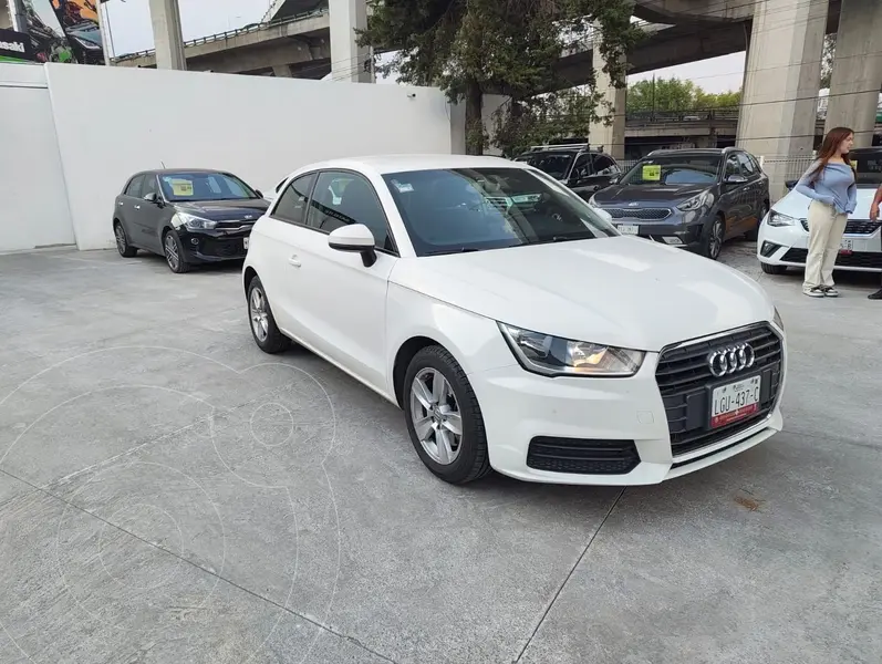 Foto Audi A1 Urban usado (2017) color Blanco precio $245,000