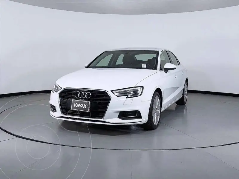 Foto Audi A3 Sedan Sedan 1.4L Select Aut usado (2018) color Cafe precio $353,999
