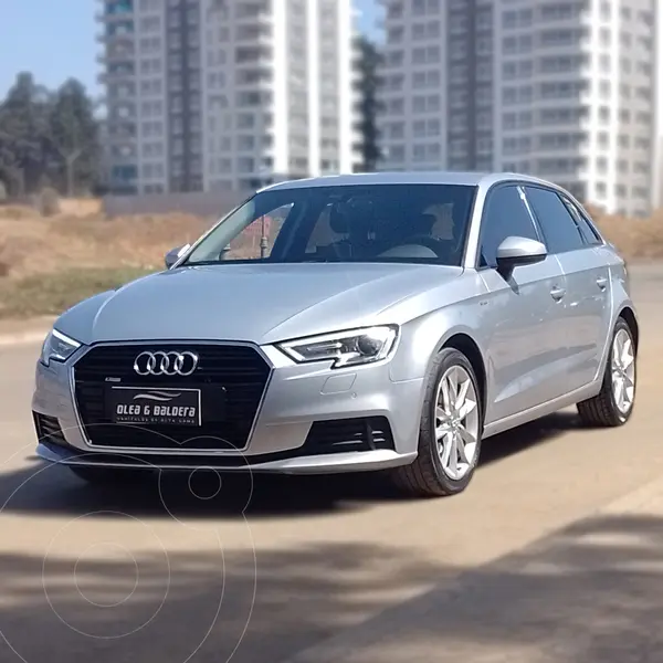 Foto Audi A3 Sportback 1.4L TFSI Sportback S-Tronic 3P usado (2018) color Gris precio $14.900.000