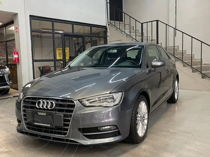 Foto Audi A3 1.8L Ambiente usado (2016) color plateado precio $209,000