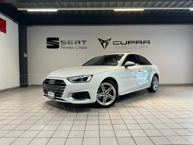 Foto Audi A4 40 TFSI Select usado (2021) color Blanco Glaciar precio $559,999