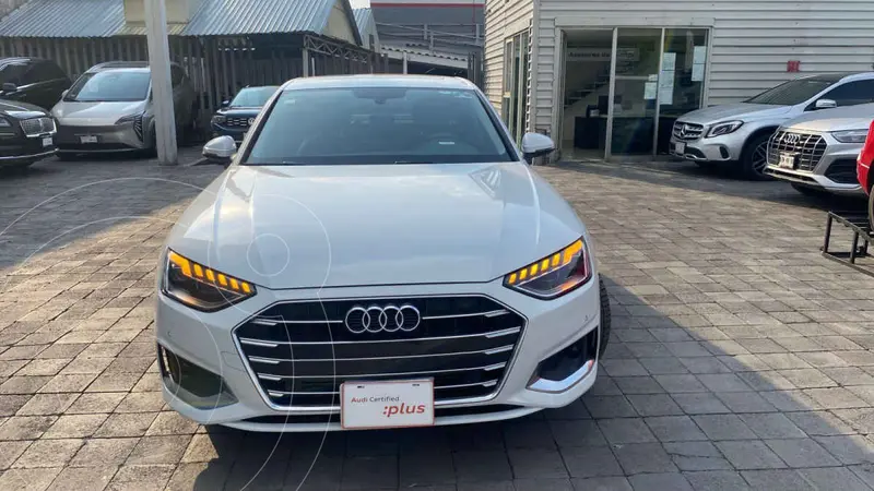 Foto Audi A4 40 TFSI Select usado (2024) color Blanco precio $699,000