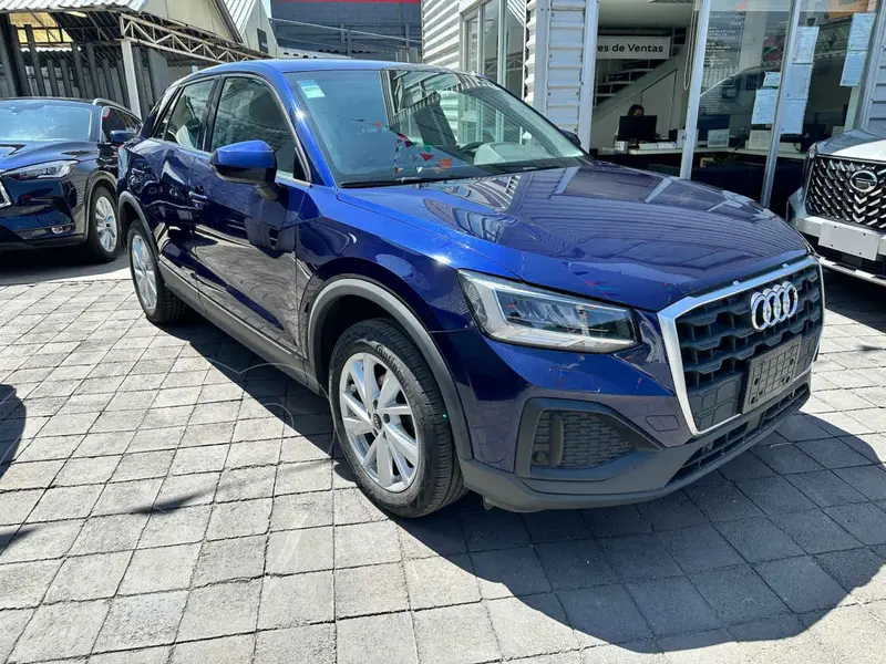 Foto Audi Q2 35 TFSI Dynamic usado (2024) color Azul precio $489,000