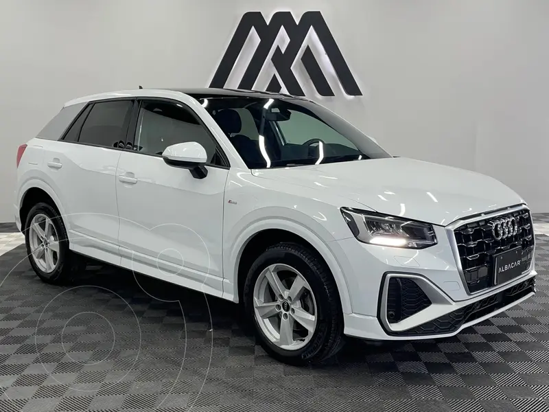 Foto Audi Q2 35 TFSI Sport usado (2023) color Blanco precio $547,999