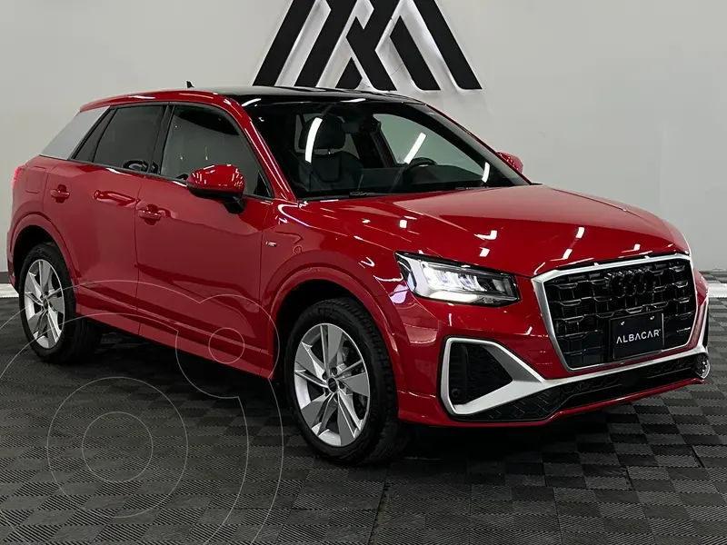 Foto Audi Q2 35 TFSI Sport usado (2024) color Rojo precio $589,999