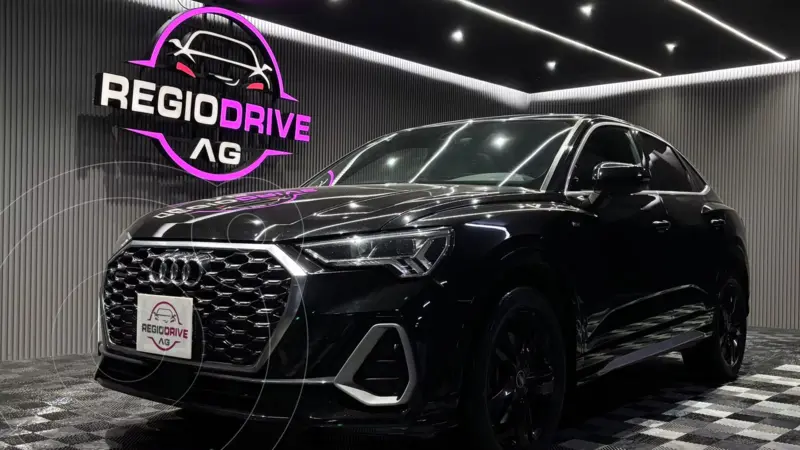 Foto Audi Q3 2.0T S Line usado (2021) color Negro precio $649,900