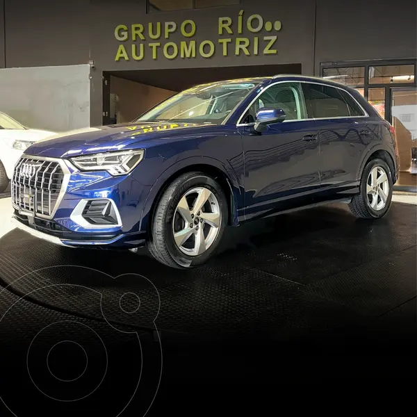 Foto Audi Q3 40 TFSI Select usado (2023) color Azul precio $639,800