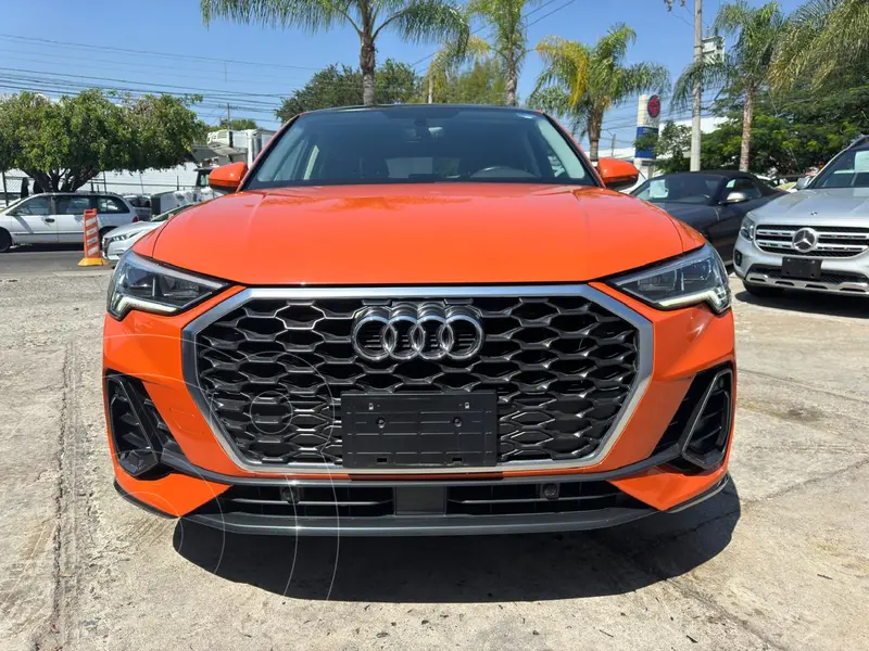 Foto Audi Q3 35 TFSI Select usado (2020) color Naranja financiado en mensualidades(enganche $58,500 mensualidades desde $19,200)