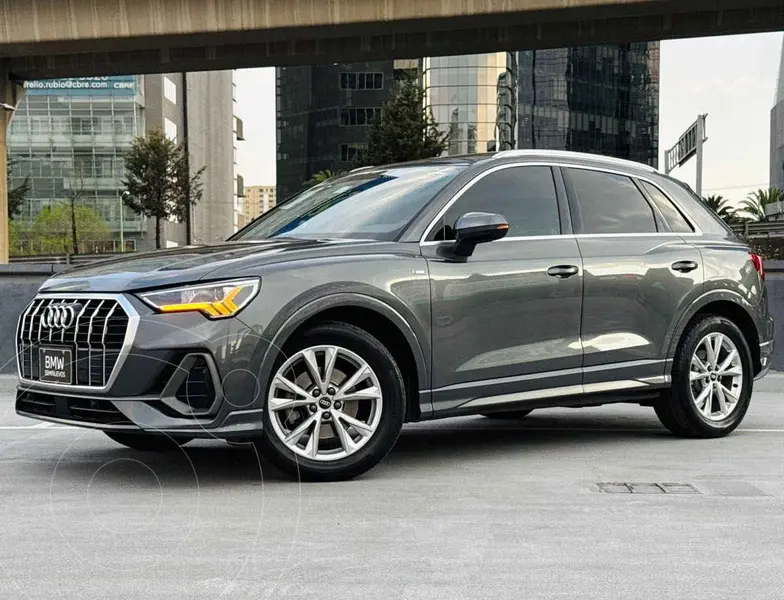 Foto Audi Q3 35 TFSI S Line usado (2021) color Gris financiado en mensualidades(enganche $116,380 mensualidades desde $11,481)