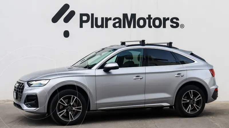 Foto Audi Q5 2.0T Elite usado (2023) color plateado precio $939,000