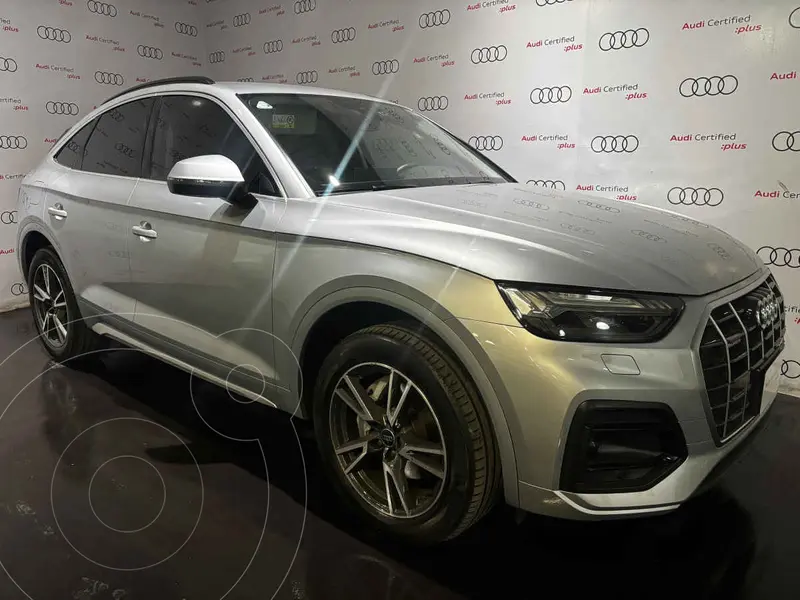 Foto Audi Q5 2.0T Elite usado (2022) color Plata financiado en mensualidades(enganche $164,000 mensualidades desde $18,770)