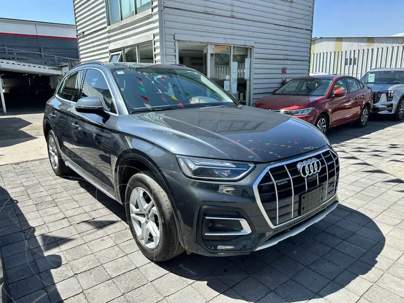Foto Audi Q5 2.0T Select usado (2024) color Gris precio $900,000