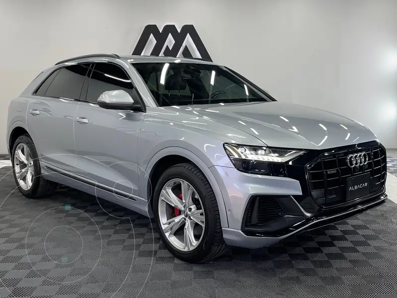Foto Audi Q8 3.0T S Line usado (2020) color plateado precio $894,999