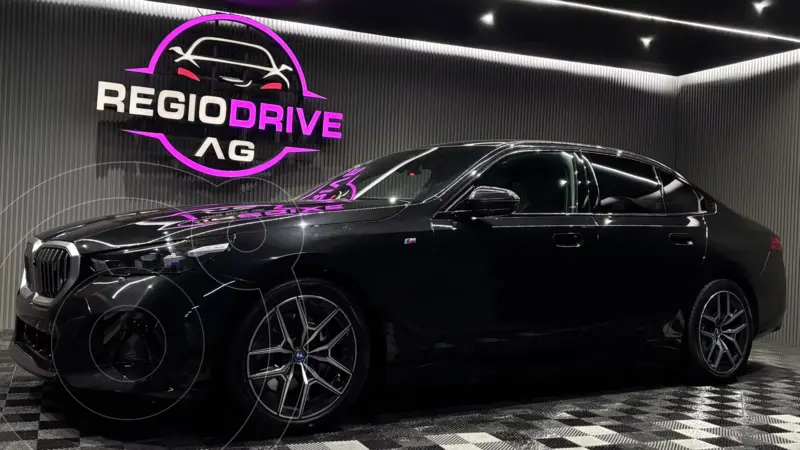Foto BMW i5 eDrive40 usado (2025) color Negro precio $1,499,999