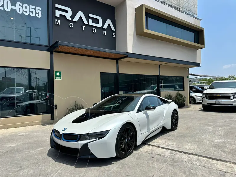 Foto BMW i8 Coupe Pure Impulse usado (2015) color Blanco precio $1,600,000