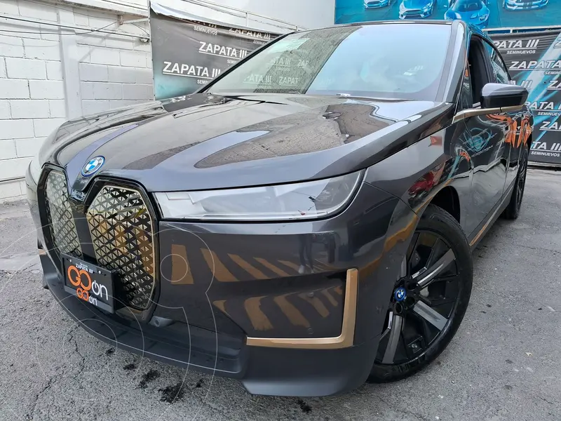 Foto BMW iX xDrive 40 usado (2023) color Gris financiado en mensualidades(enganche $307,380 mensualidades desde $23,505)