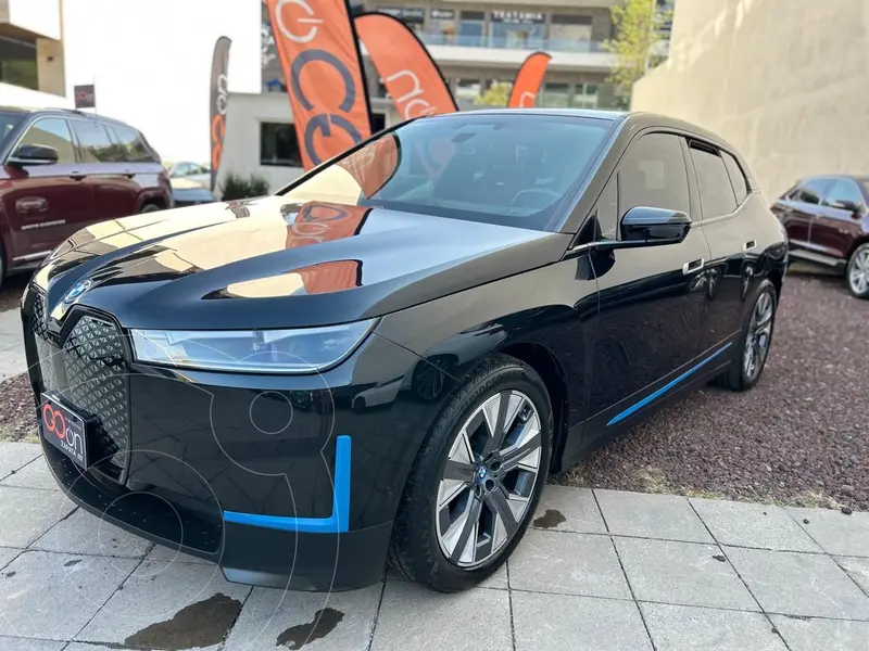 Foto BMW iX xDrive 40 usado (2023) color Negro precio $930,000