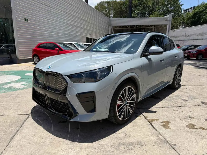 Foto BMW iX2 xDrive30 usado (2025) color Gris precio $1,139,000
