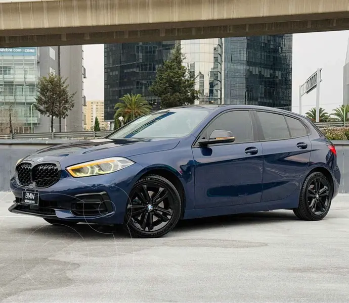 Foto BMW Serie 1 Sedan 118iA Sport Line usado (2020) color Azul precio $399,000