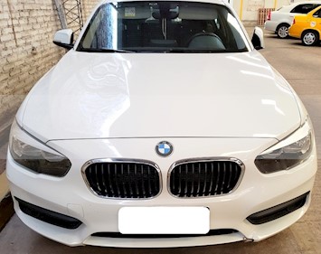 foto BMW Serie 1 120i 5P usado (2016) color Blanco precio u$s26.500