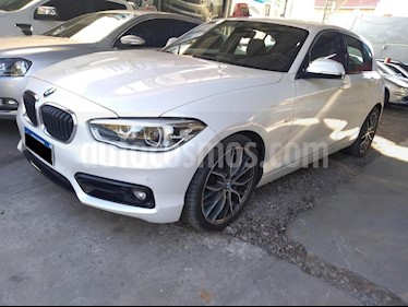 foto BMW Serie 1 120i Sport Line 5P usado (2018) color Blanco precio $2.204.000