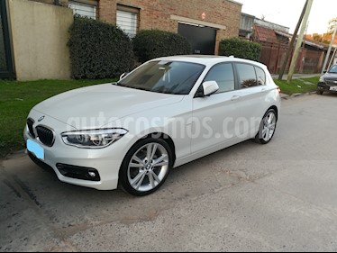 BMW Serie 1 118i Sport Line 5P Aut usado (2018) color Blanco precio u$s35.400