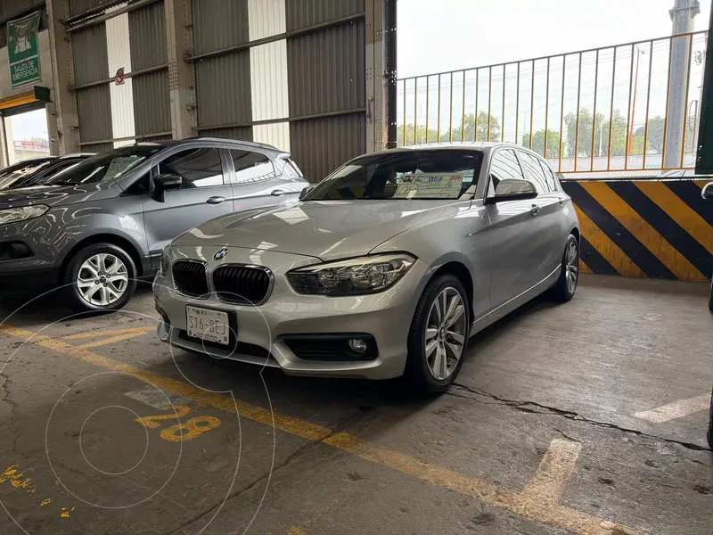 Foto BMW Serie 1 120iA usado (2016) color Plata Hielo financiado en mensualidades(enganche $56,000 mensualidades desde $5,100)