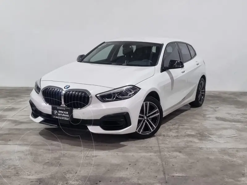 Foto BMW Serie 1 118i usado (2021) color Blanco precio $680,000