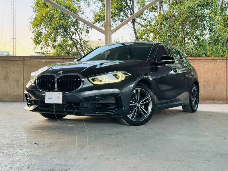 Foto BMW Serie 1 118iA M Sport usado (2020) color Gris precio $379,000