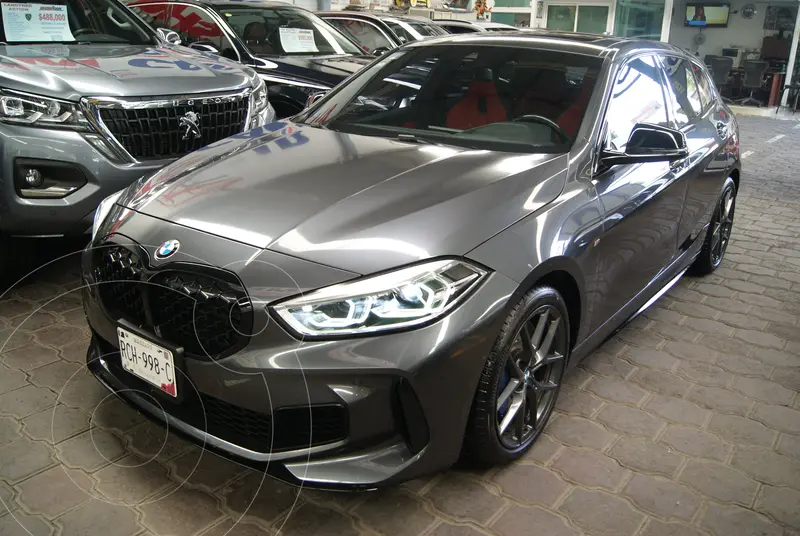 Foto BMW Serie 1 M135i xDrive usado (2022) color Gris precio $728,000