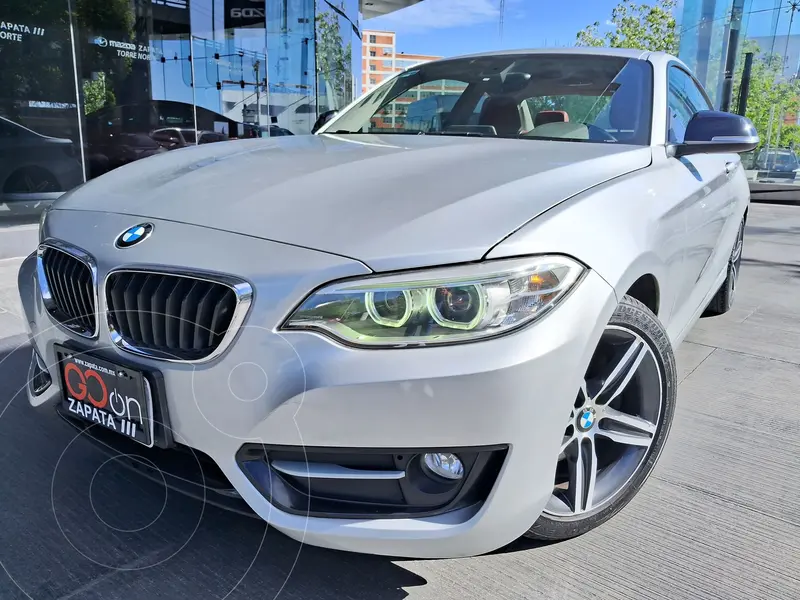 Foto BMW Serie 2 Convertible 220iA Sport Line Aut usado (2015) color plateado precio $380,000