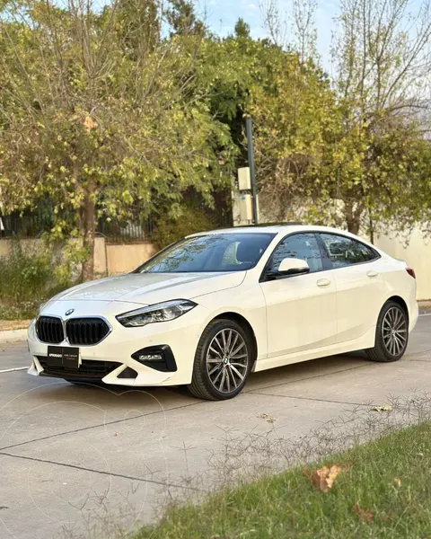 Foto BMW Serie 2 Gran Coupe 220d Sport usado (2022) color Blanco precio $26.490.000
