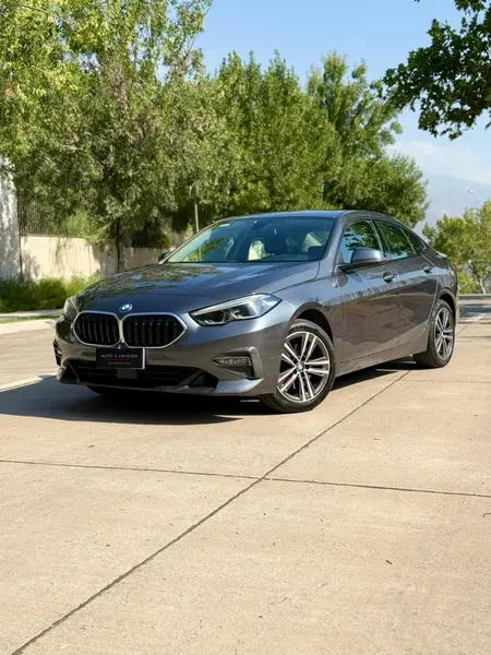 Foto BMW Serie 2 Gran Coupe 218i Dynamic usado (2021) color Gris precio $18.490.000
