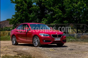 Foto BMW Serie 2 220i Aut usado (2015) color Rojo precio $13.500.000