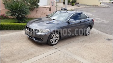 foto BMW Serie 2 220iA Executive Aut usado (2017) color Gris Mineral precio $395,000