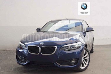 foto BMW Serie 2 220iA Executive Aut usado (2018) color Azul precio $530,000