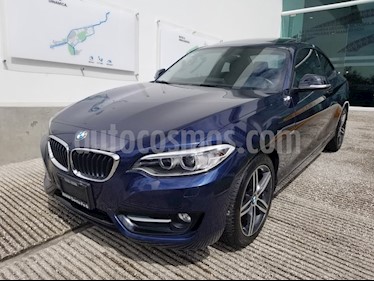 foto BMW Serie 2 220iA Sport Line Aut usado (2017) color Azul Profundo precio $388,500