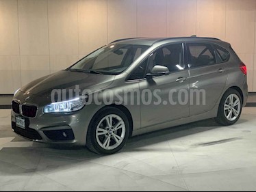 foto BMW Serie 2 Active Tourer 220iA Aut usado (2016) color Dorado precio $300,000