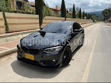 BMW Serie 2 220i Sport Line usado (2014) color Negro precio $50.000.000