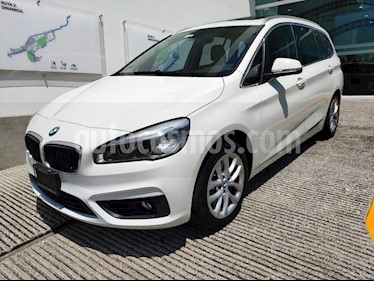 foto BMW Serie 2 Gran Tourer Luxury Line 220iA Aut usado (2017) color Blanco Mineral precio $305,000