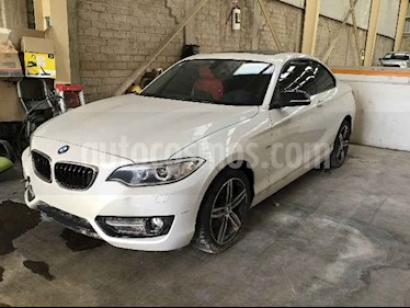 foto BMW Serie 2 2p 220i Coupe Sport Line L4/2.0/T Aut usado (2017) color Blanco precio $164,000