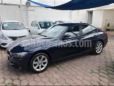 foto BMW Serie 3 4p 320i L4/2.0/T Aut usado (2015) color Azul Marino precio $285,000