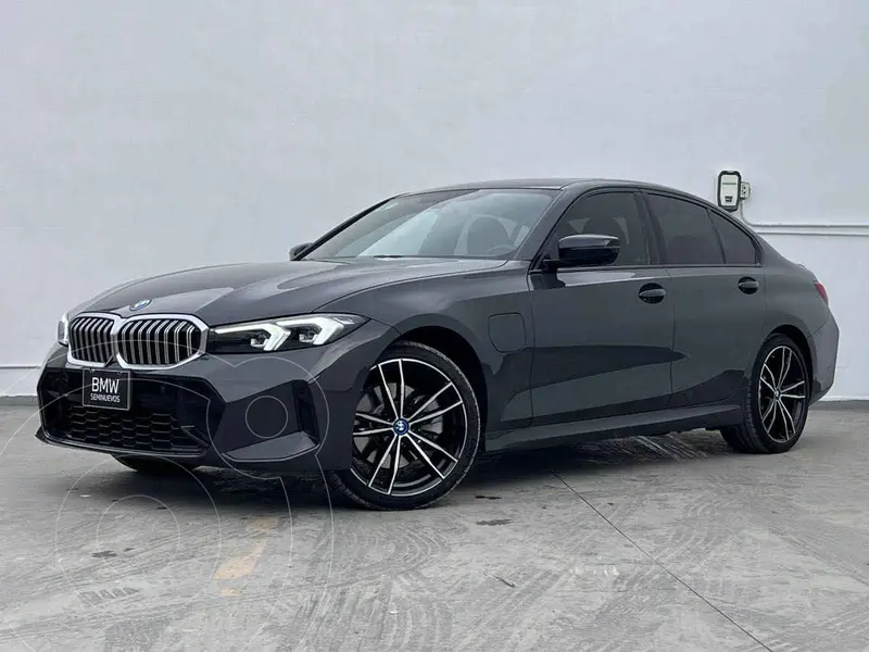 Foto BMW Serie 3 330e usado (2024) color Gris precio $919,000