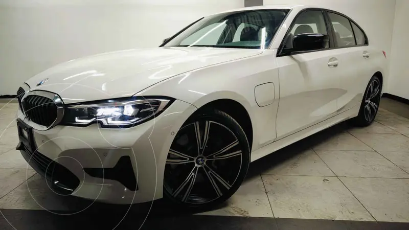 Foto BMW Serie 3 330e Sport Line Plus usado (2020) color Blanco financiado en mensualidades(enganche $127,600 mensualidades desde $12,588)