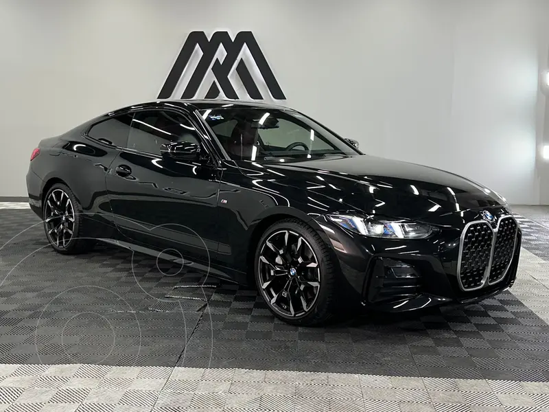 Foto BMW Serie 3 330e usado (2026) color Negro precio $997,999