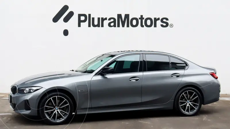 Foto BMW Serie 3 330e usado (2023) color Gris precio $899,000