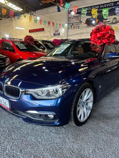 Foto BMW Serie 3 330e Luxury Line (Hibrido) Aut usado (2017) color Azul precio $319,000