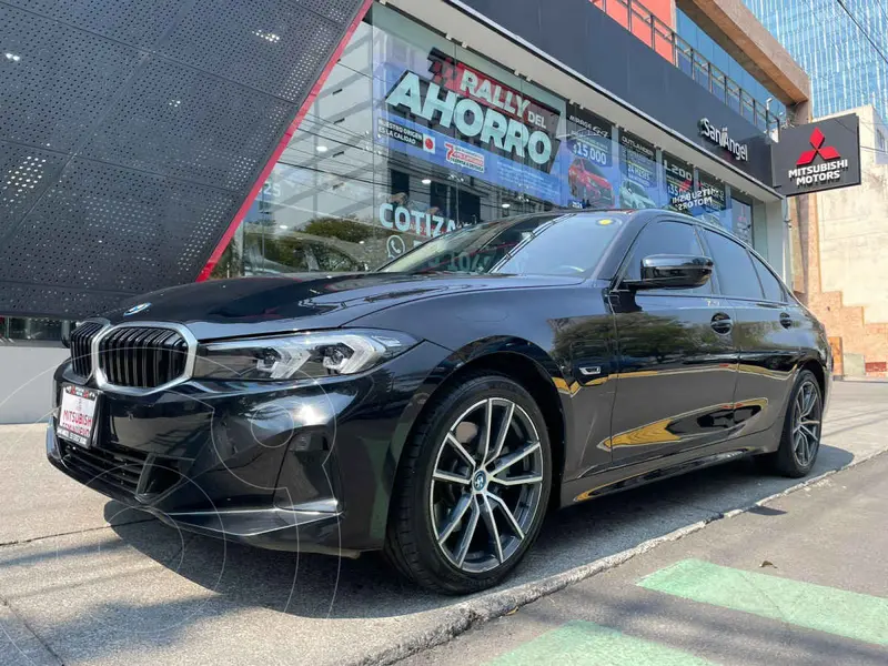 Foto BMW Serie 3 330e usado (2023) color Negro financiado en mensualidades(enganche $178,976 mensualidades desde $17,079)