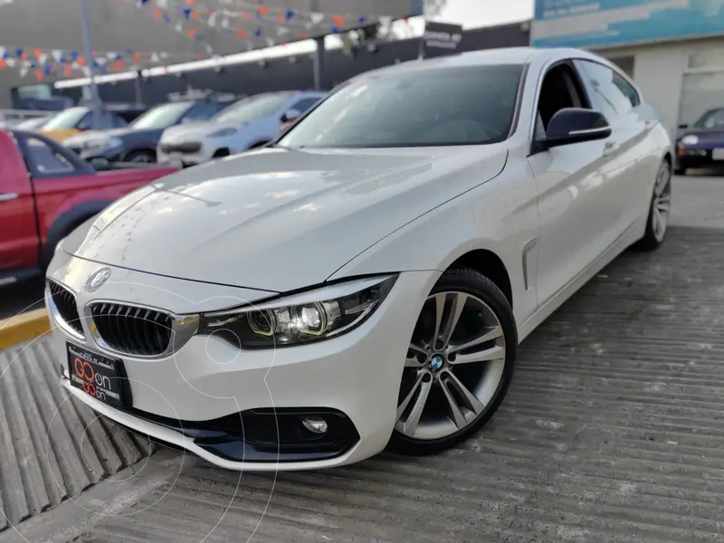 Foto BMW Serie 3 330iA Sport Line usado (2019) color Blanco precio $560,000